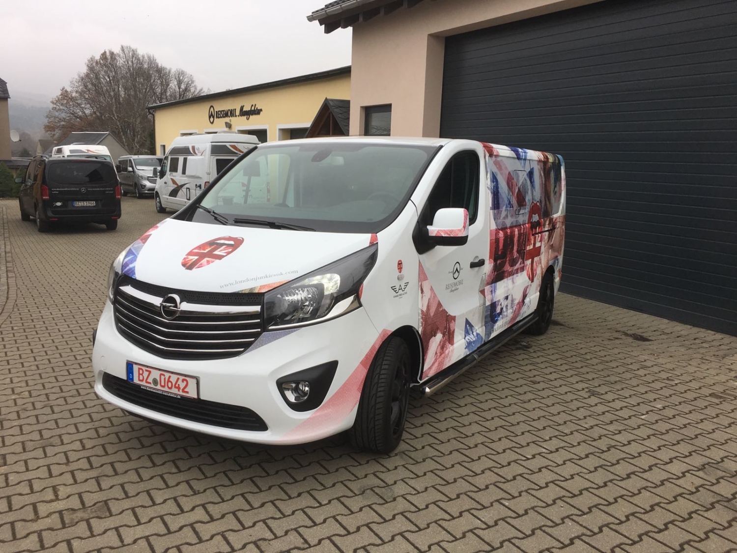 Opel Vivaro Vollverklebung Carwrapping