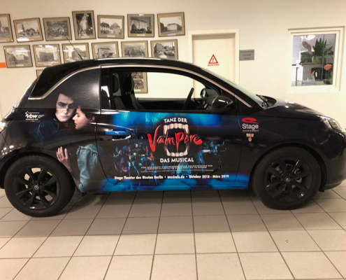 Opel Adam Tanz der Vampire Seitenansicht foliert